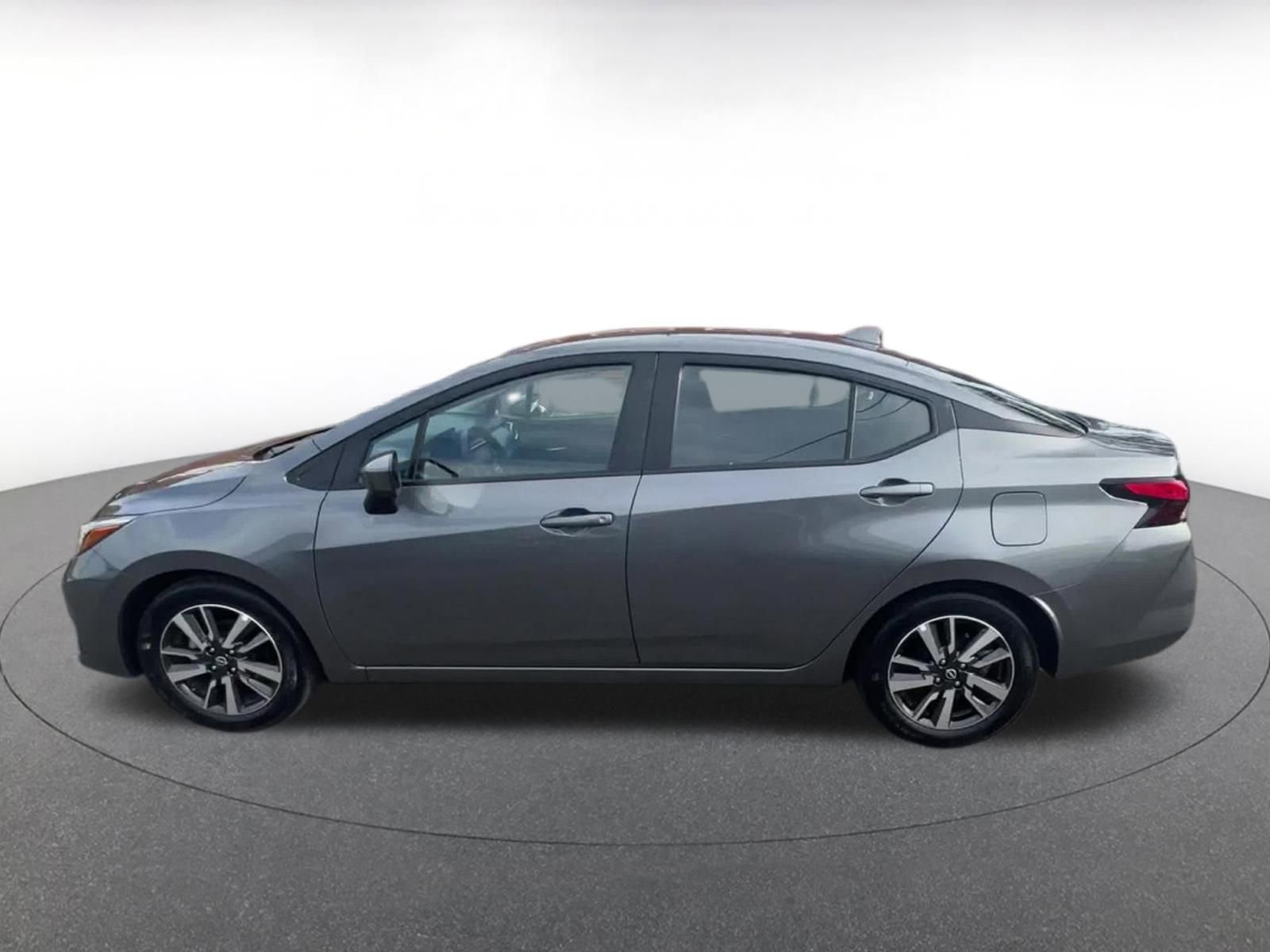 Used 2025 Nissan Versa SV FWD image 9