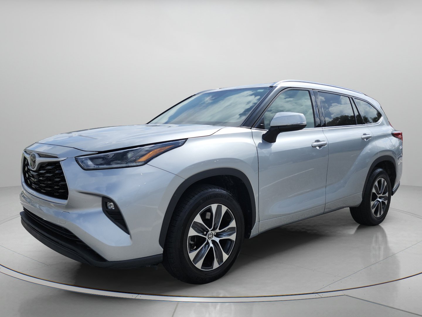 Used 2021 Toyota Highlander XLE FWD image 5