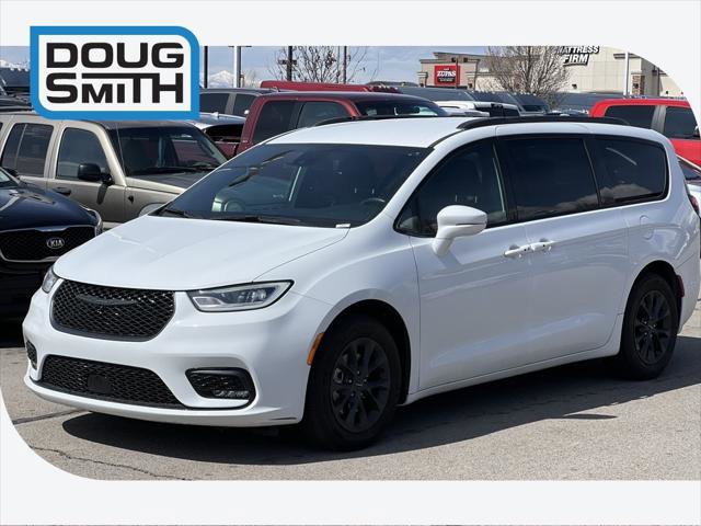 Certified 2021 Chrysler Pacifica Touring-L w/ S Appearance Package image 1