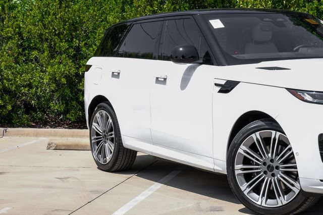 New 2026 Land Rover Range Rover Sport Dynamic SE AWD/4WD image 8