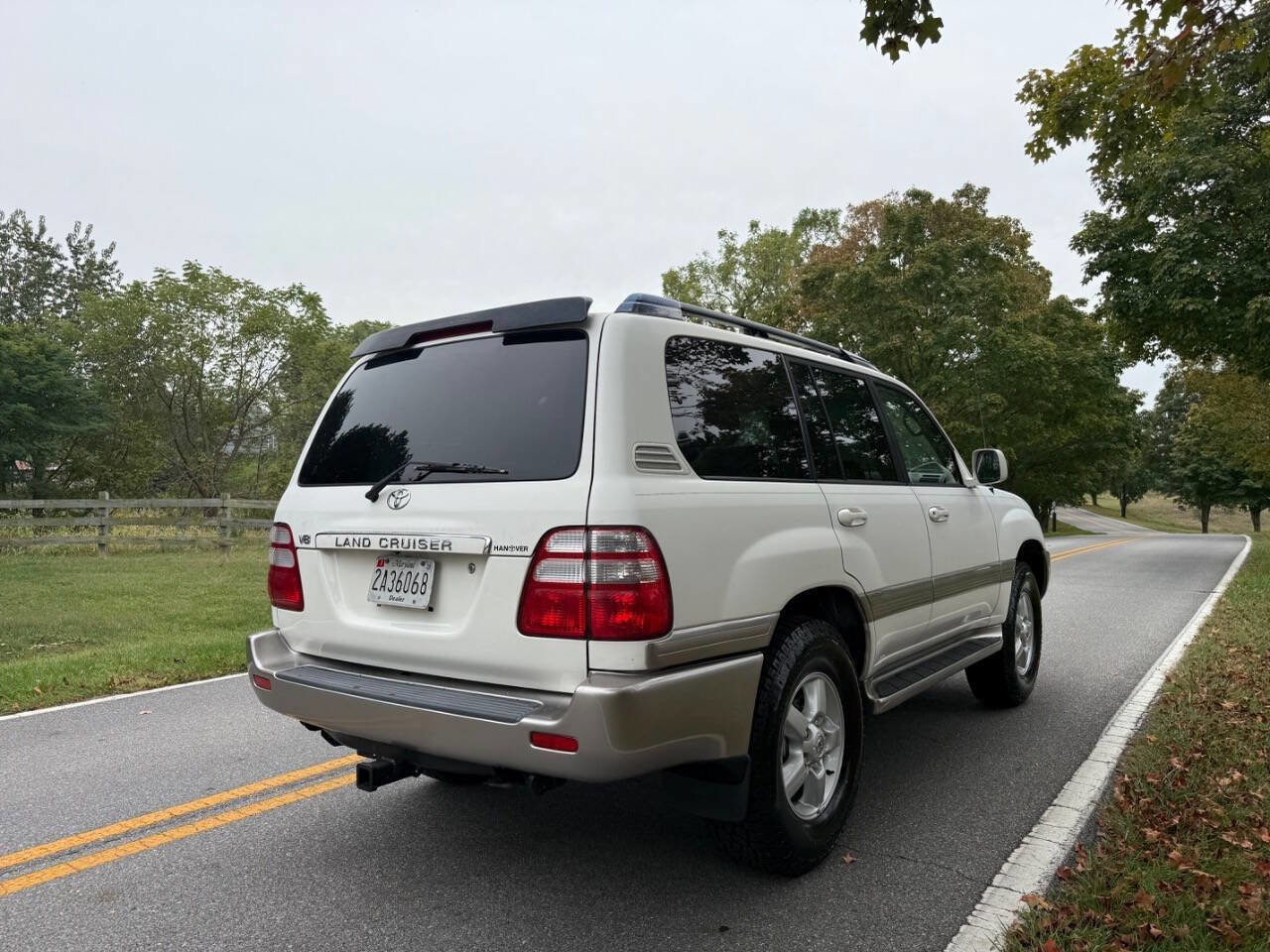 Used 2004 Toyota Land Cruiser image 9