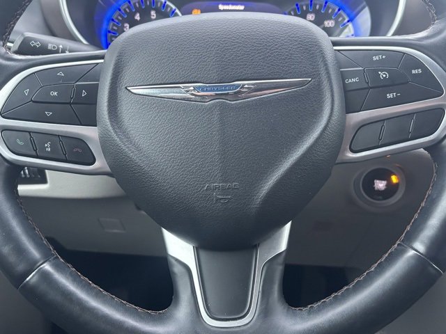 Used 2018 Chrysler Pacifica Touring-L Plus image 16