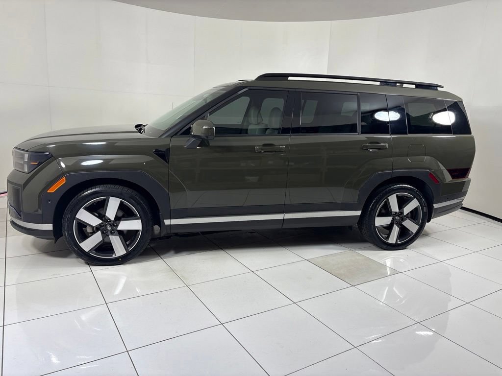 Used 2024 Hyundai Santa Fe Limited FWD image 2