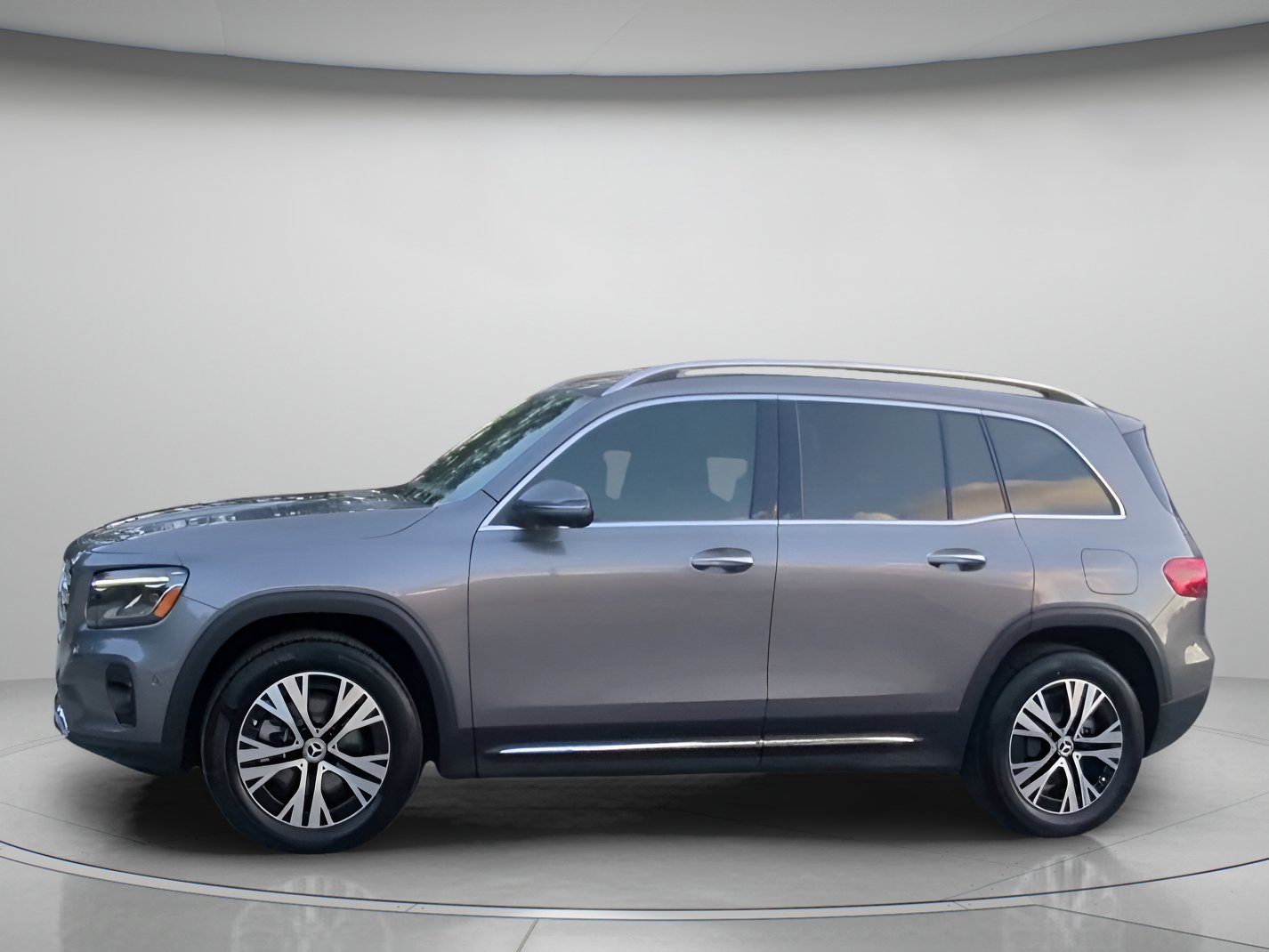 Used 2026 Mercedes-Benz GLB 250 w/ Exclusive Package image 15