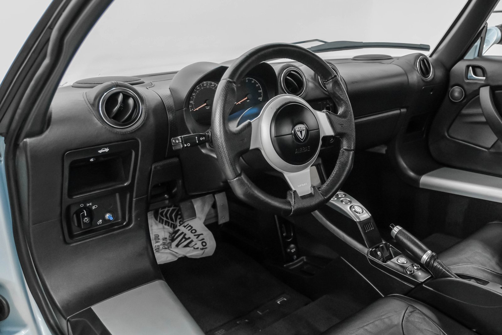 Used 2010 Tesla Roadster image 12