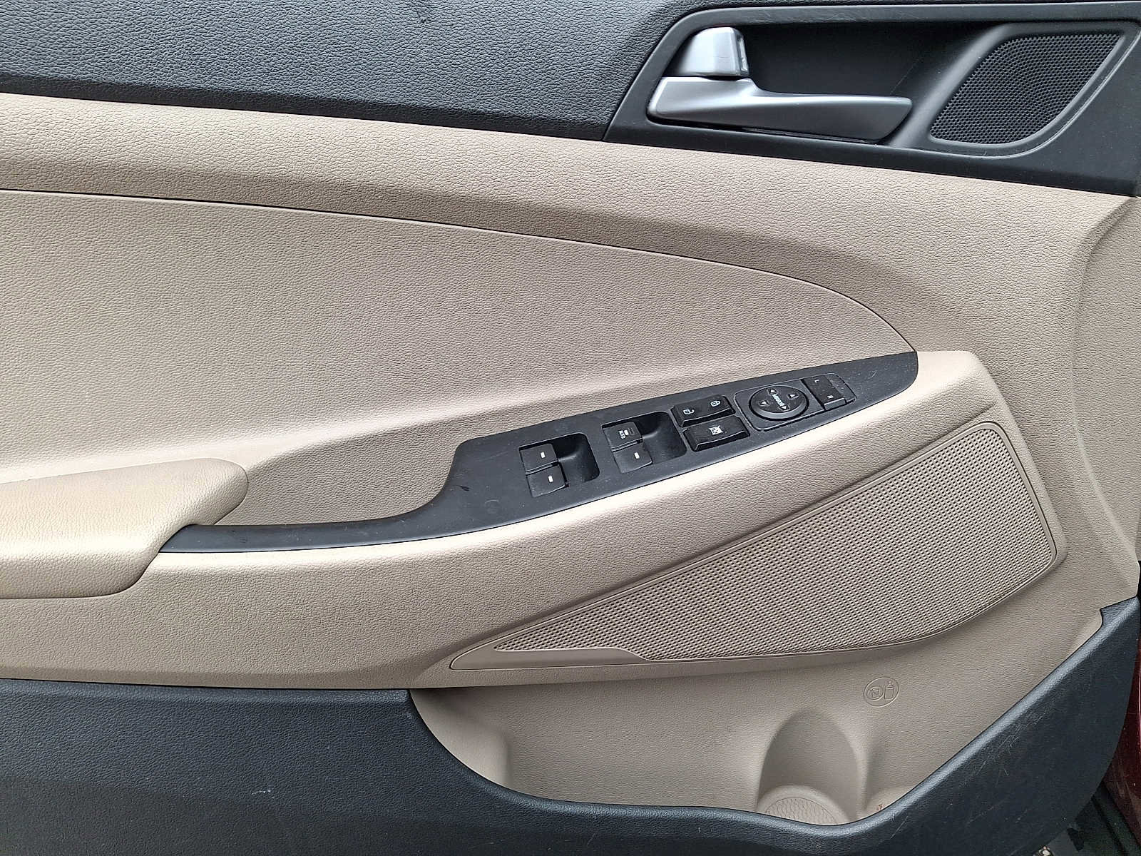 Used 2016 Hyundai Tucson SE w/ Option Group 02 AWD/4WD image 9
