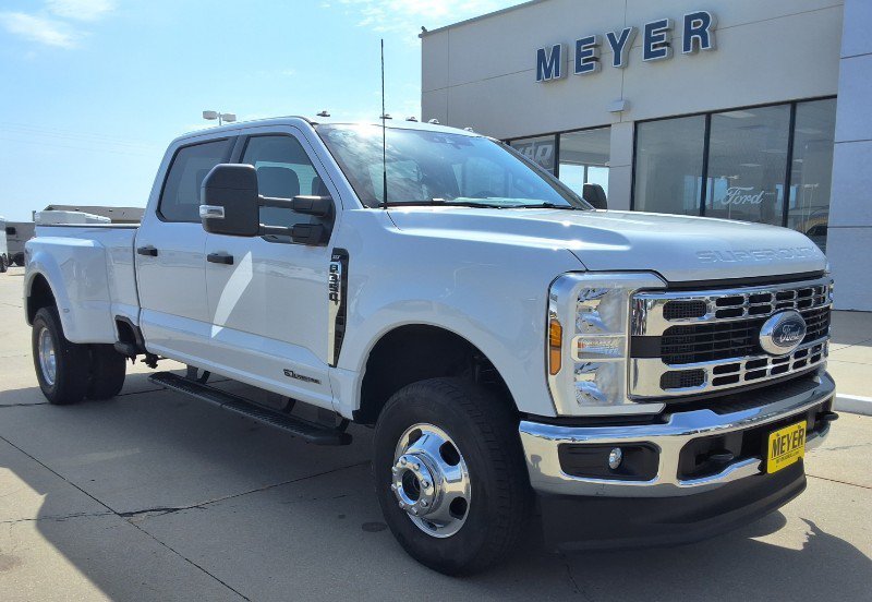 Used 2026 Ford F350 XLT AWD/4WD image 2