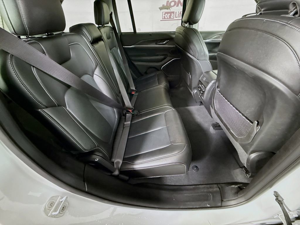 Used 2022 Jeep Grand Cherokee Limited 4xe w/ Luxury Tech Group II image 31