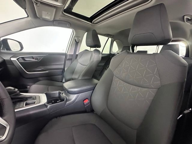 Used 2025 Toyota RAV4 XLE w/ Convenience Package AWD/4WD image 21