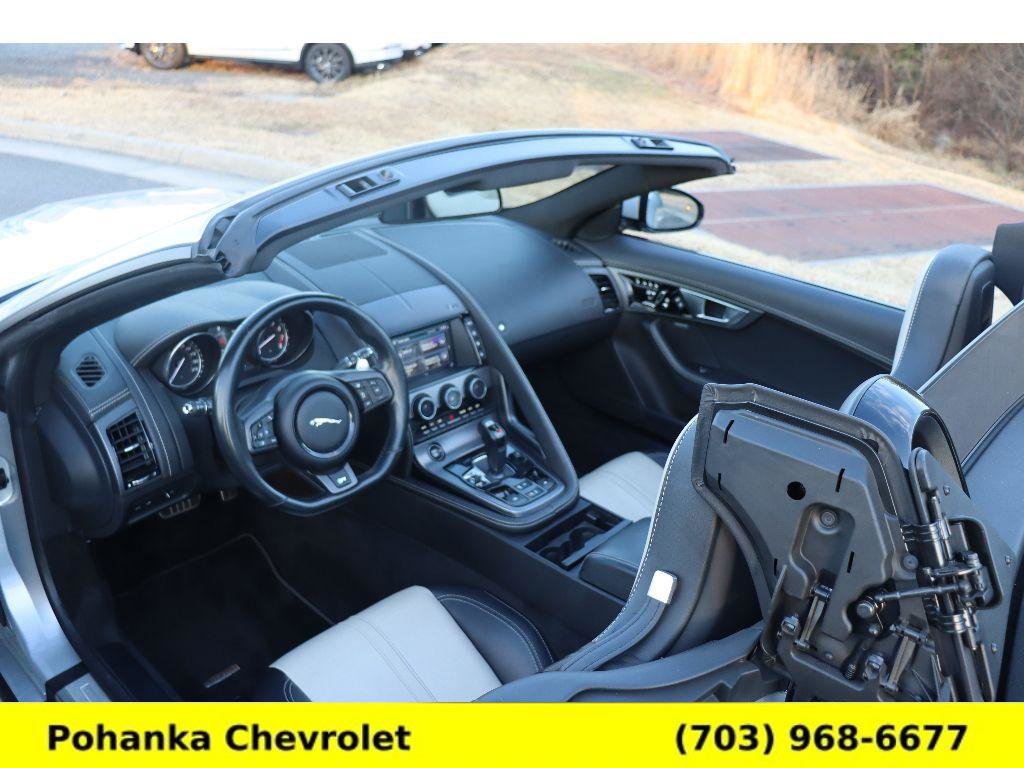 Used 2017 Jaguar F-TYPE R image 27
