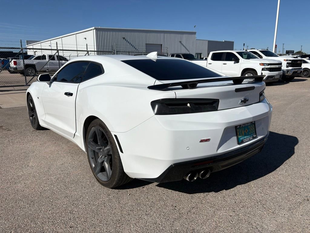 Used 2016 Chevrolet Camaro SS RWD image 3