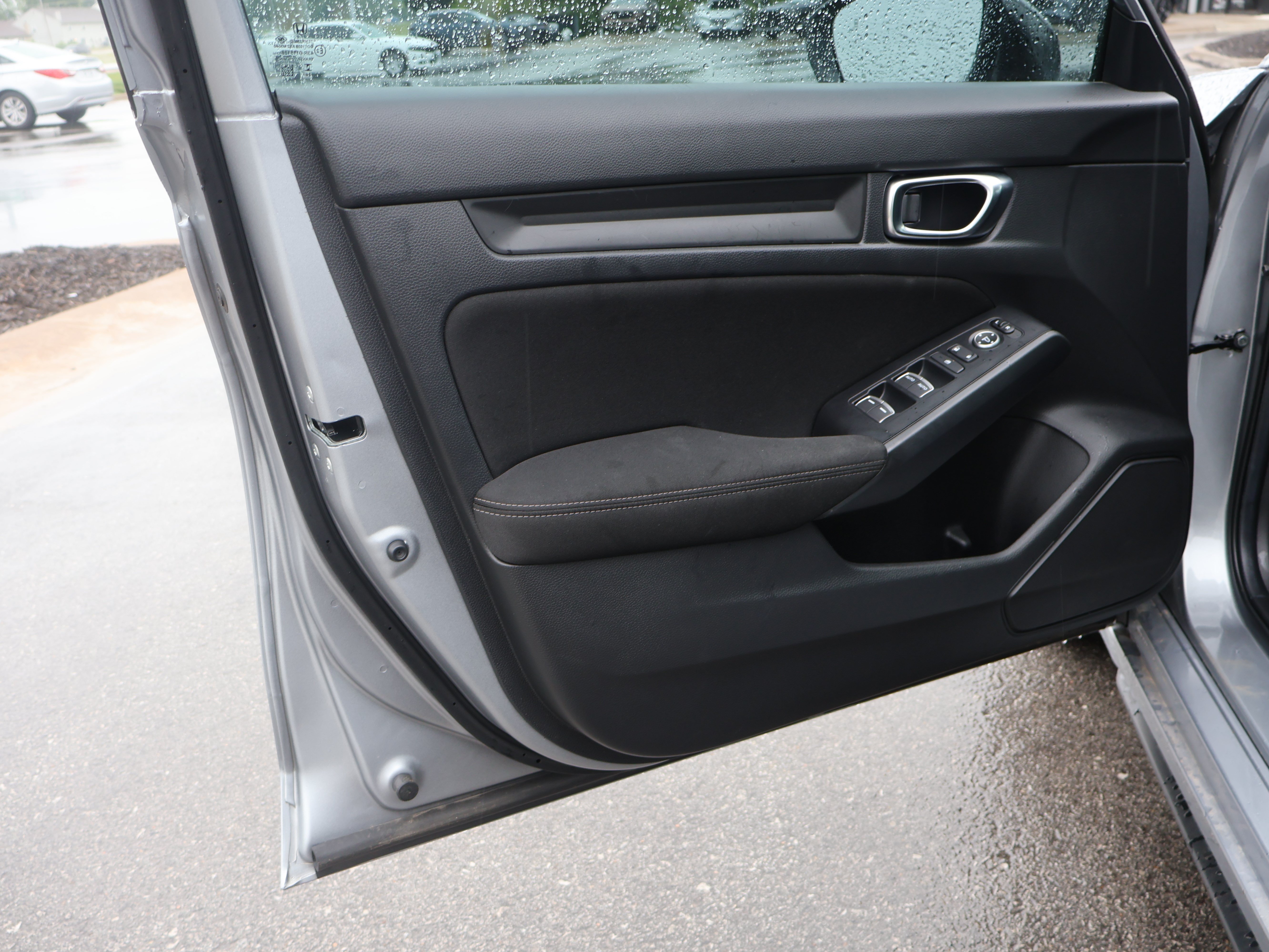 Used 2025 Honda Civic Sport image 32