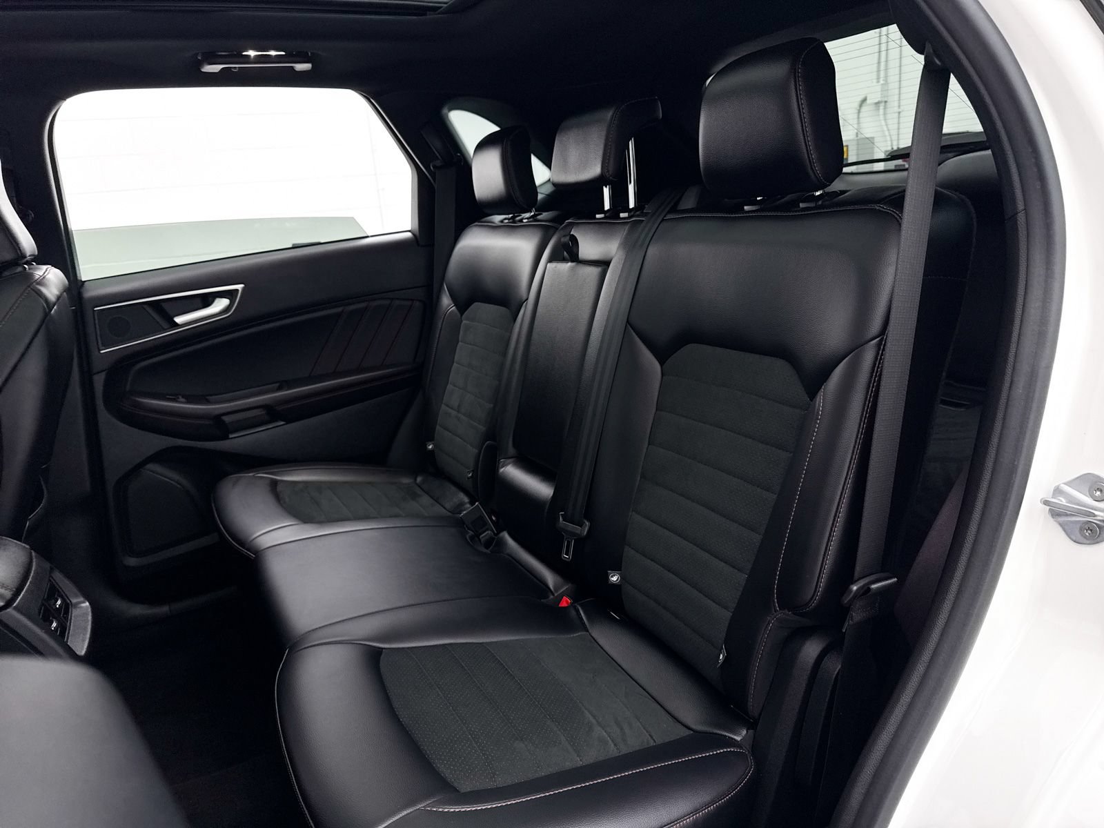 Used 2023 Ford Edge ST-Line AWD/4WD image 29