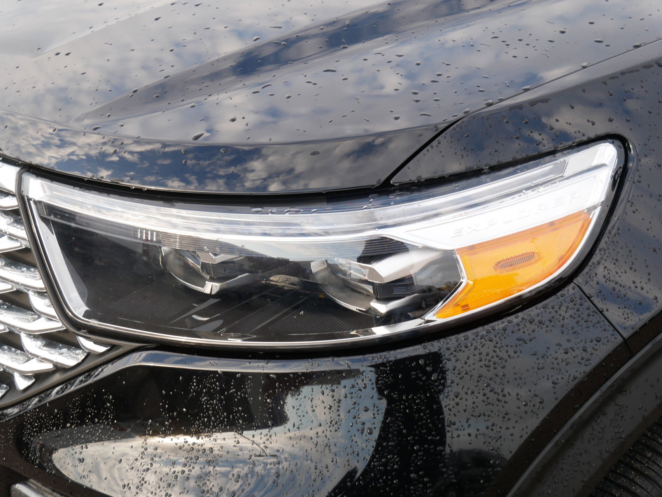 Certified 2022 Ford Explorer Platinum w/ Equipment Group 601A image 17