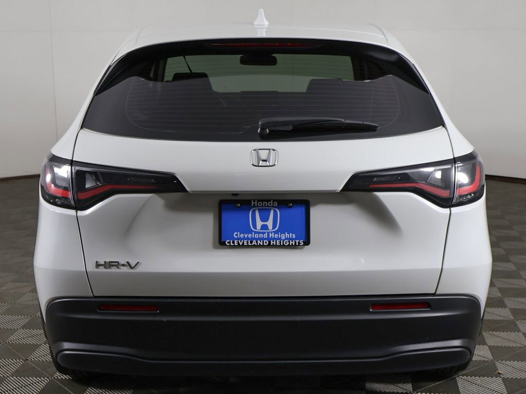 Used 2023 Honda HR-V LX image 9