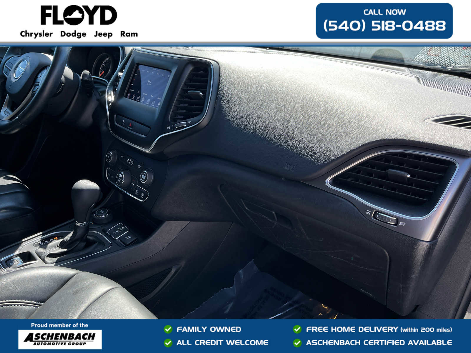 Used 2020 Jeep Cherokee Latitude Plus w/ Comfort/Convenience Group AWD/4WD image 29