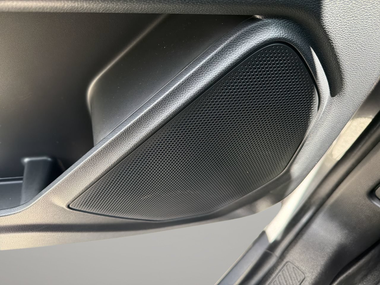 Certified 2025 Ford Explorer Active RWD image 19