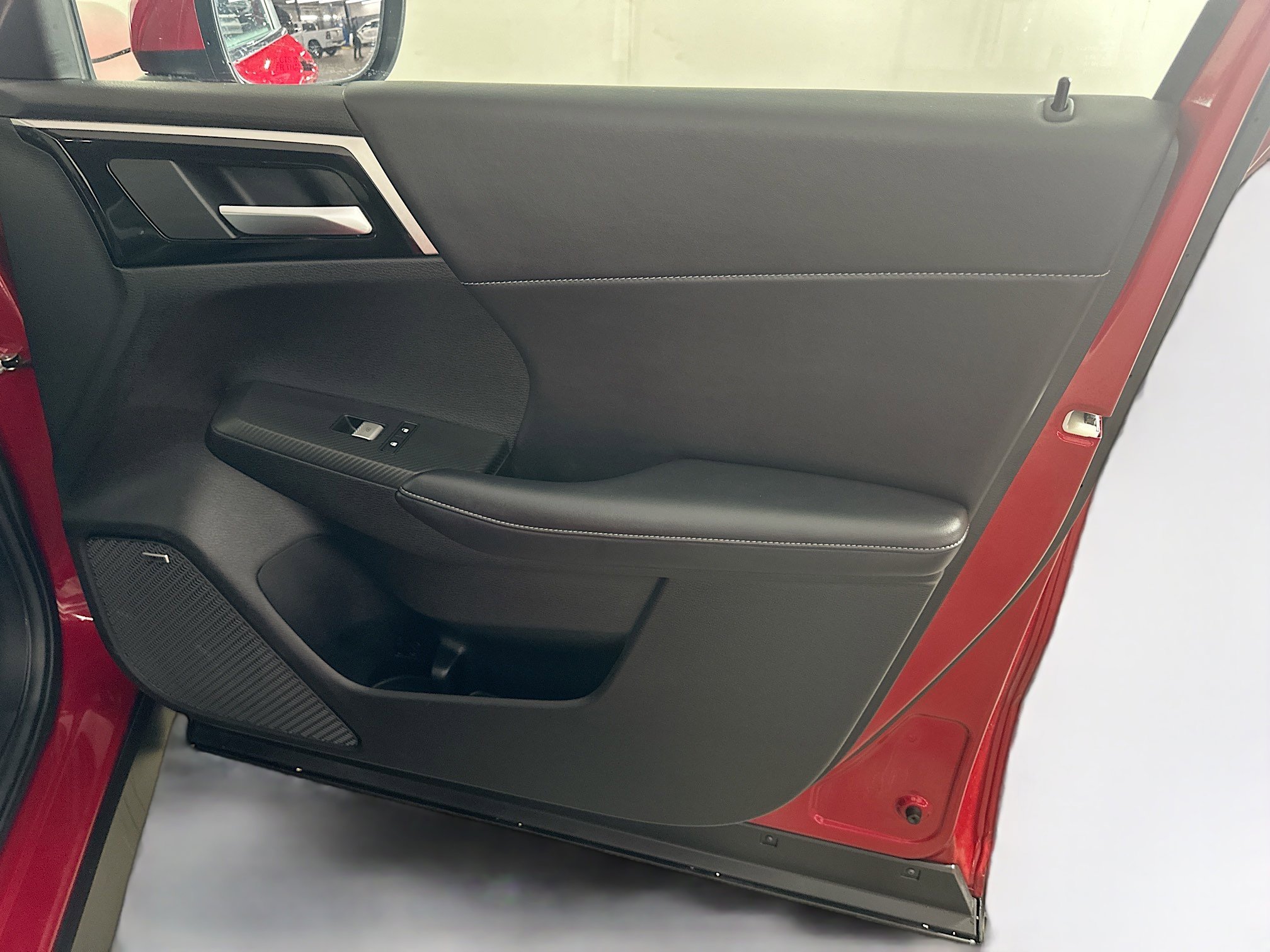 Used 2025 Mitsubishi Outlander SE image 33