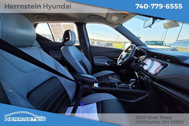 Used 2024 Nissan Kicks SR w/ SR Premium Package FWD image 22