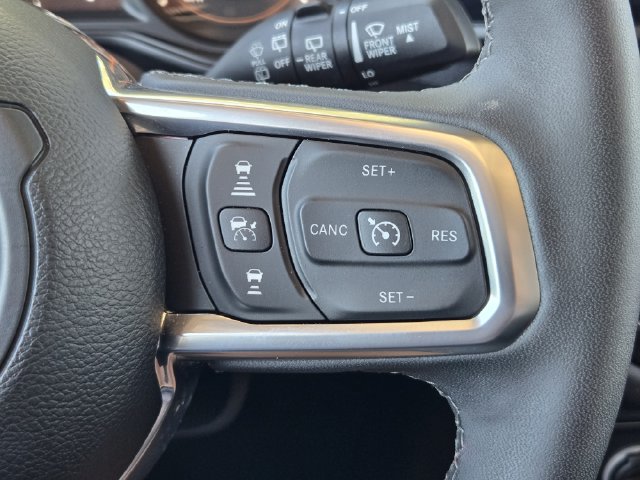 Certified 2026 Jeep Wrangler Unlimited Sahara AWD/4WD image 36