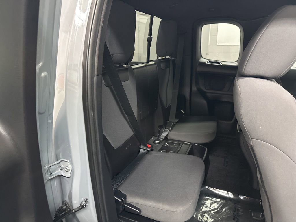 Used 2018 Toyota Tacoma SR5 AWD/4WD image 21