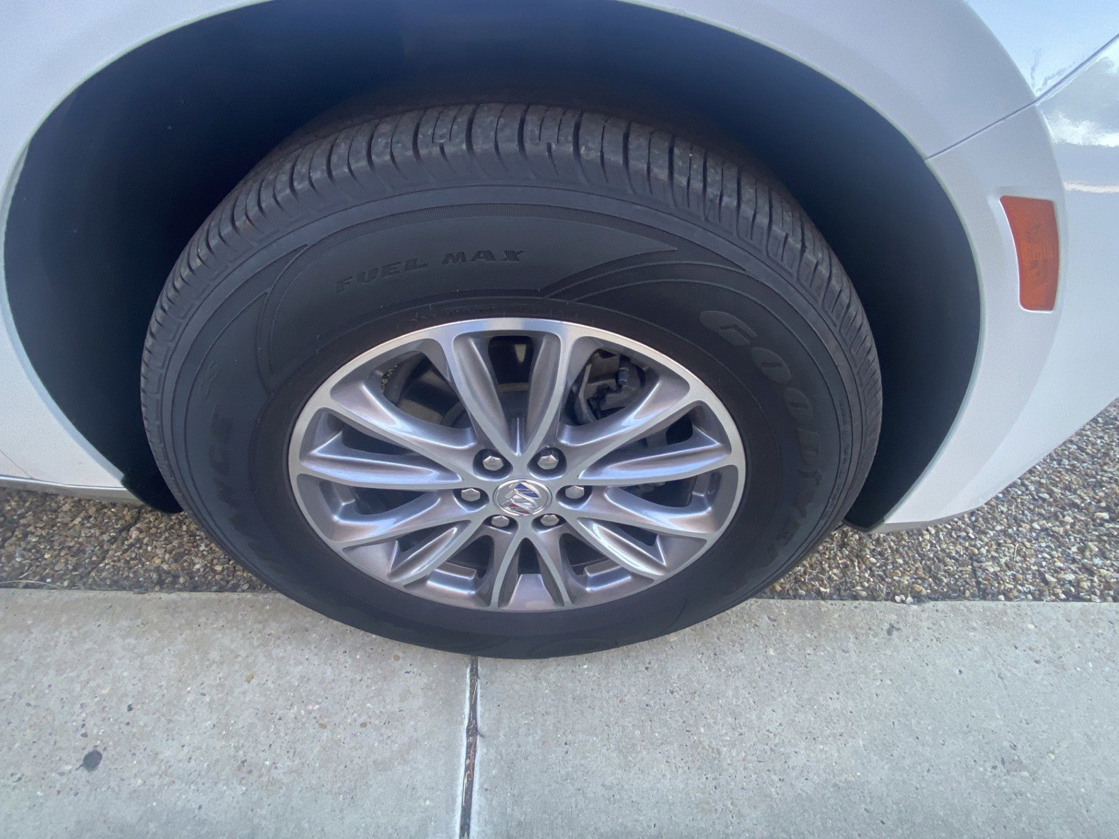 Used 2024 Buick Enclave Premium AWD/4WD image 8