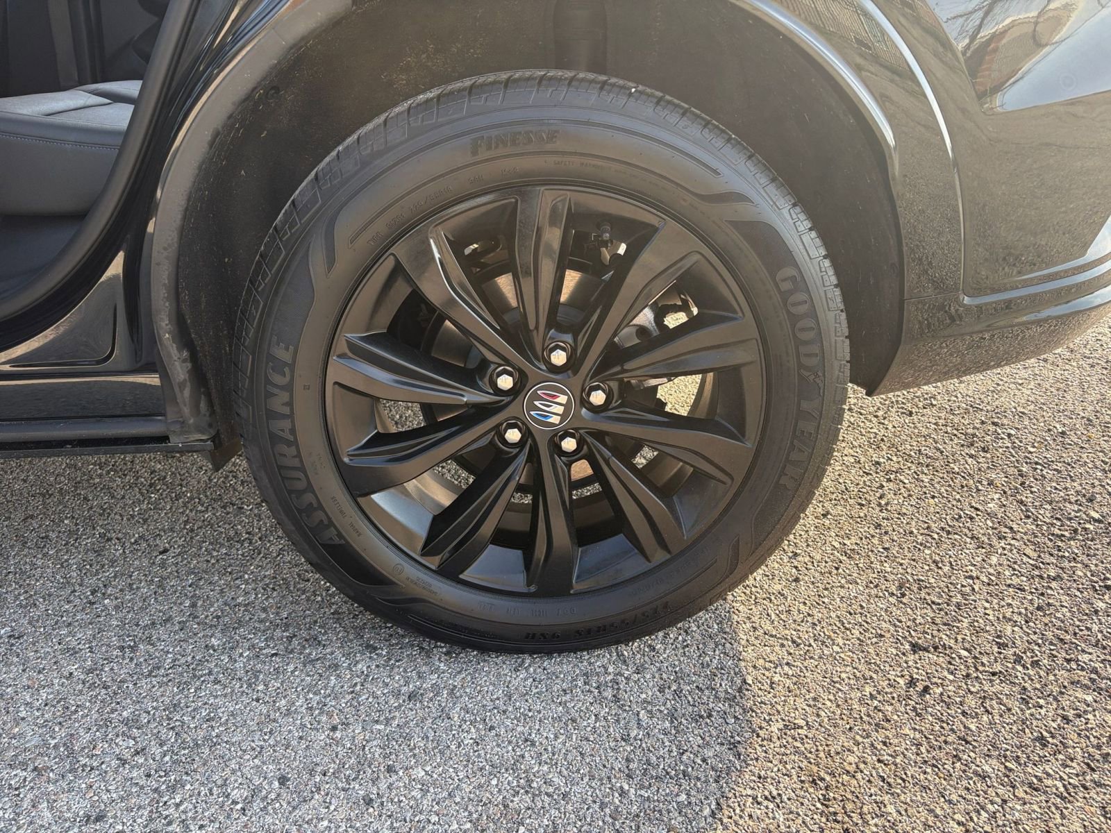 Used 2025 Buick Envista Sport Touring image 29