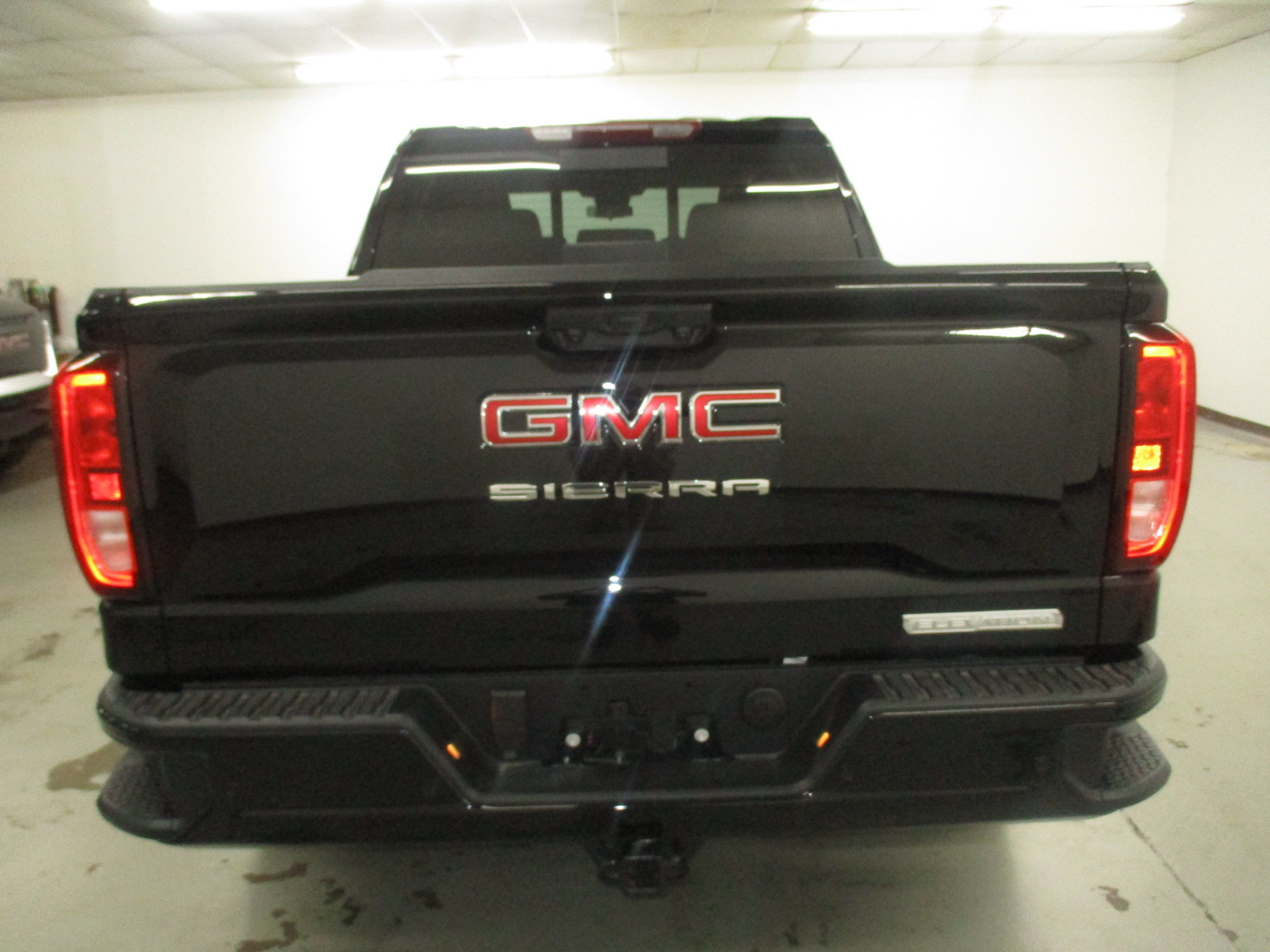 New 2026 GMC Sierra 1500 Elevation w/ Elevation Premium Package AWD/4WD image 7