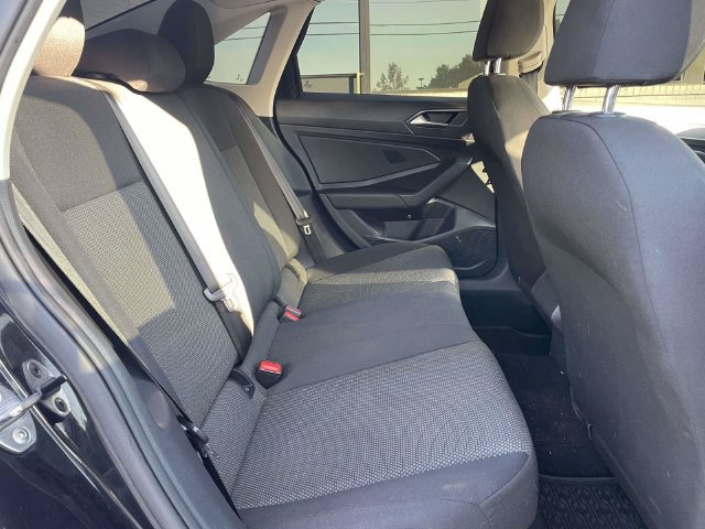 Used 2021 Volkswagen Jetta SE FWD image 8