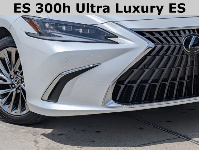 Used 2025 Lexus ES 300h Ultra Luxury FWD image 3