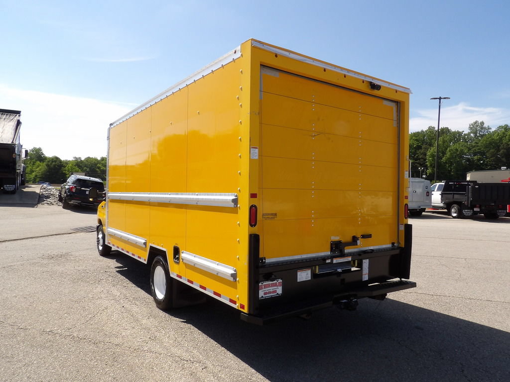 Used 2021 Ford E-350 and Econoline 350 Super Duty RWD image 5