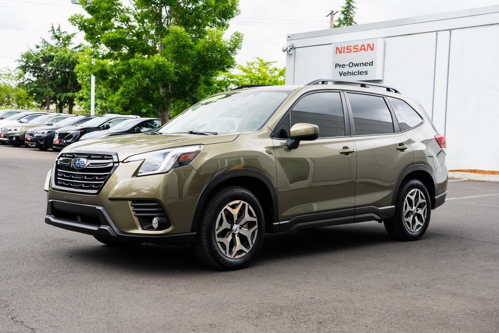 Used 2022 Subaru Forester Premium AWD/4WD image 3