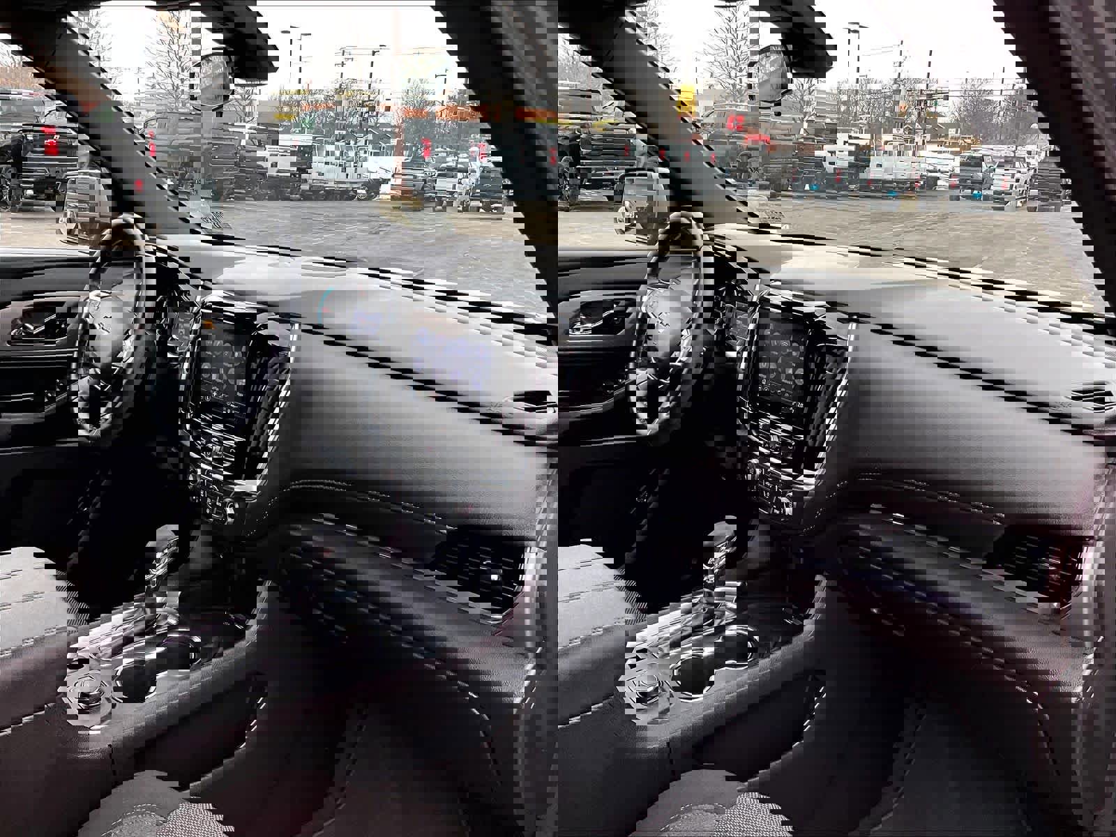 Used 2023 Chevrolet Traverse LT image 22