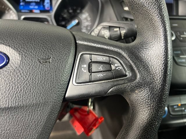 Used 2016 Ford Focus SE w/ SE Power Seat Package FWD image 16