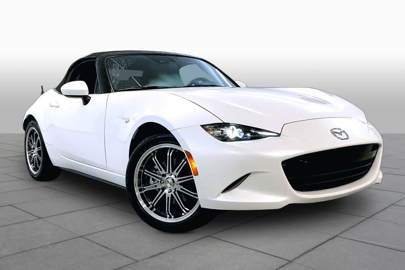 Used 2023 MAZDA MX-5 Miata Grand Touring RWD image 2