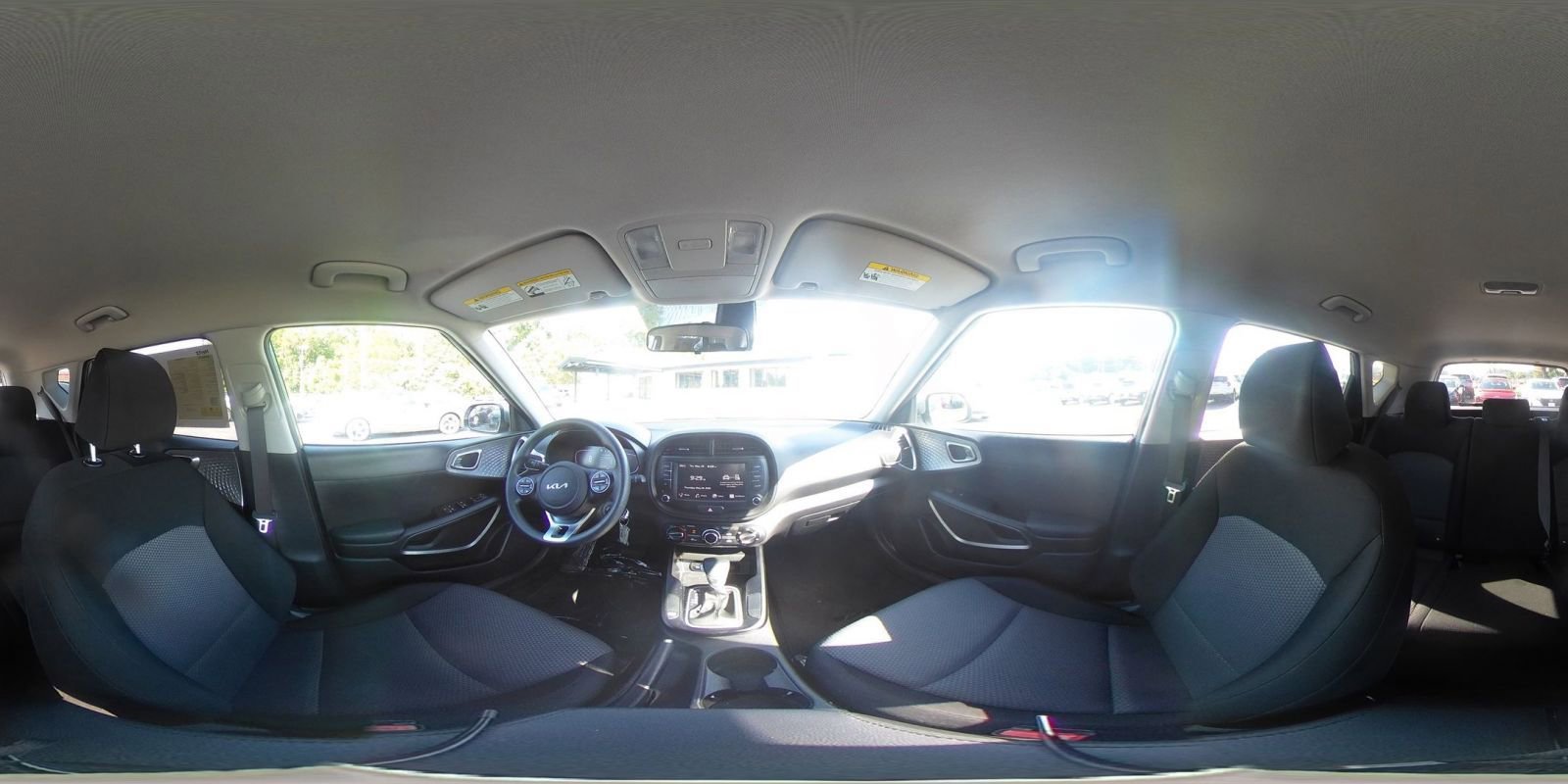 Used 2025 Kia Soul LX w/ LX Technology Package FWD image 37