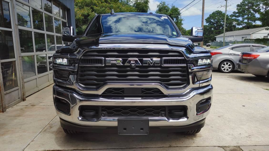 Used 2026 RAM 3500 Big Horn AWD/4WD image 4