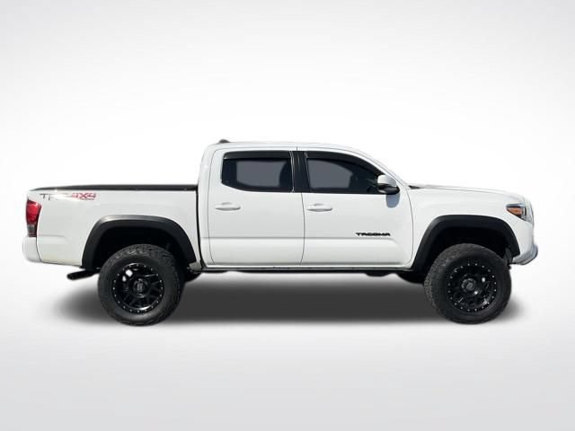 Used 2017 Toyota Tacoma TRD Off-Road w/ Tow Package (A/T) AWD/4WD image 16