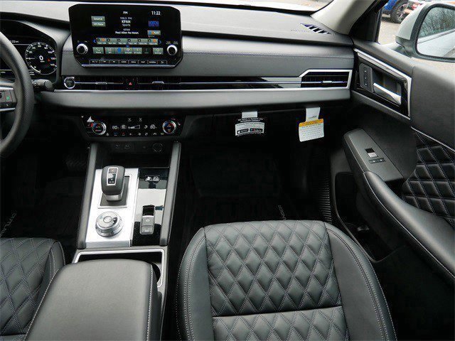 Used 2025 Mitsubishi Outlander SEL image 12