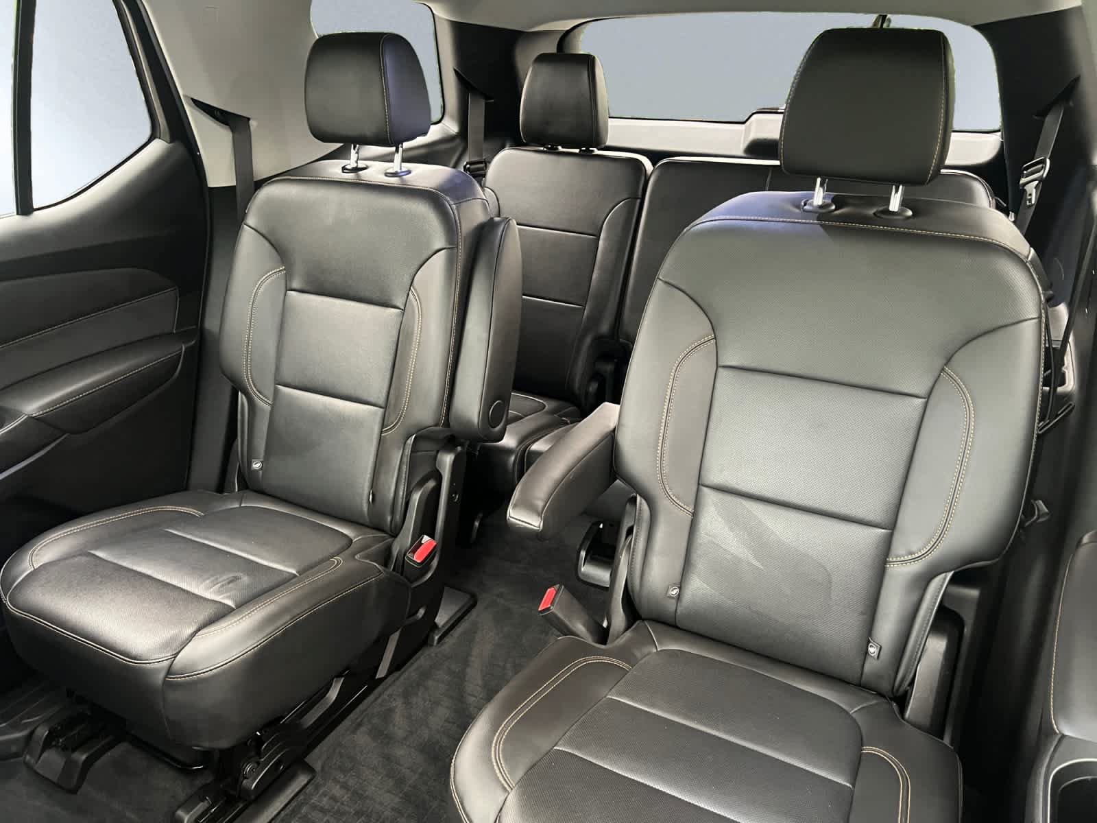 Used 2021 Chevrolet Traverse Premier w/ Redline Edition AWD/4WD image 18