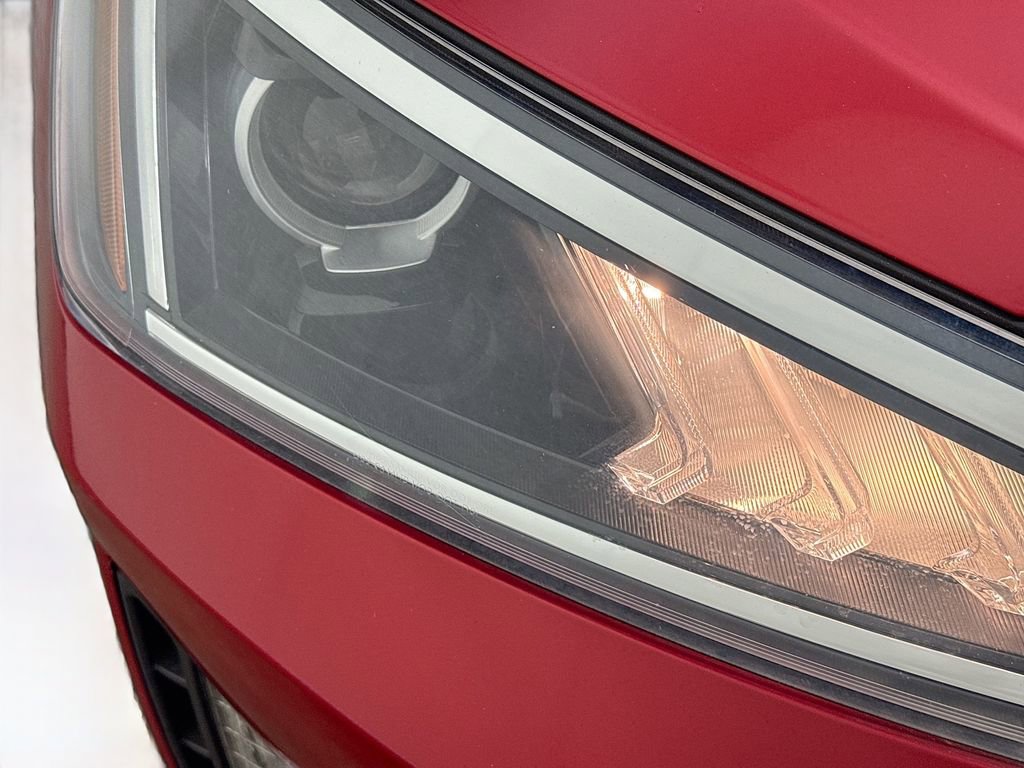 Used 2020 Hyundai Elantra SE w/ Winter Weather Package image 35