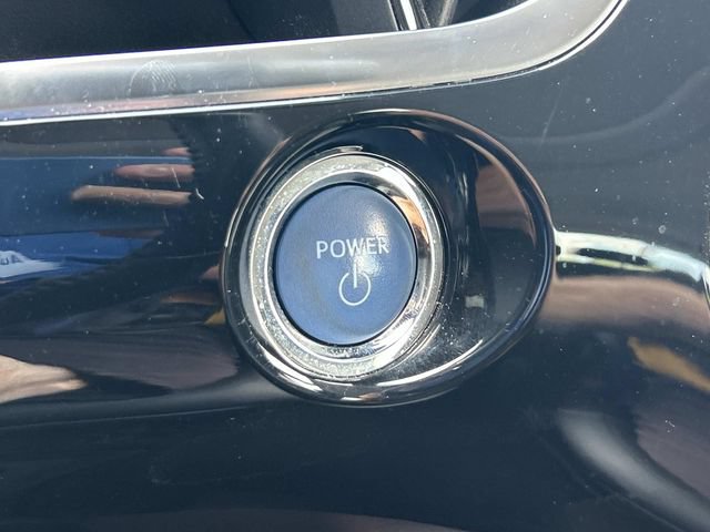 Used 2022 Toyota Prius Limited w/ Premium Convenience Package FWD image 30
