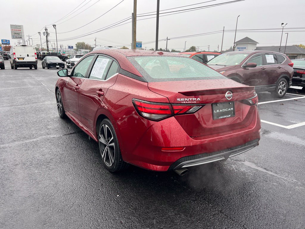 Used 2022 Nissan Sentra SR w/ Lighting Package FWD image 3