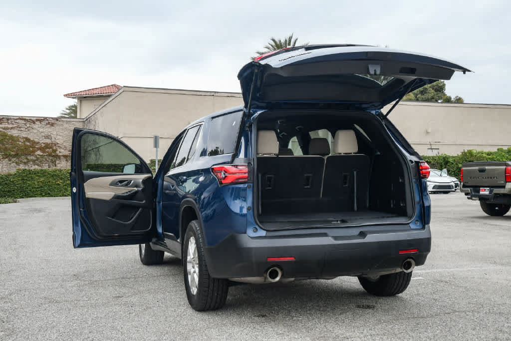Used 2022 Chevrolet Traverse LS FWD image 27