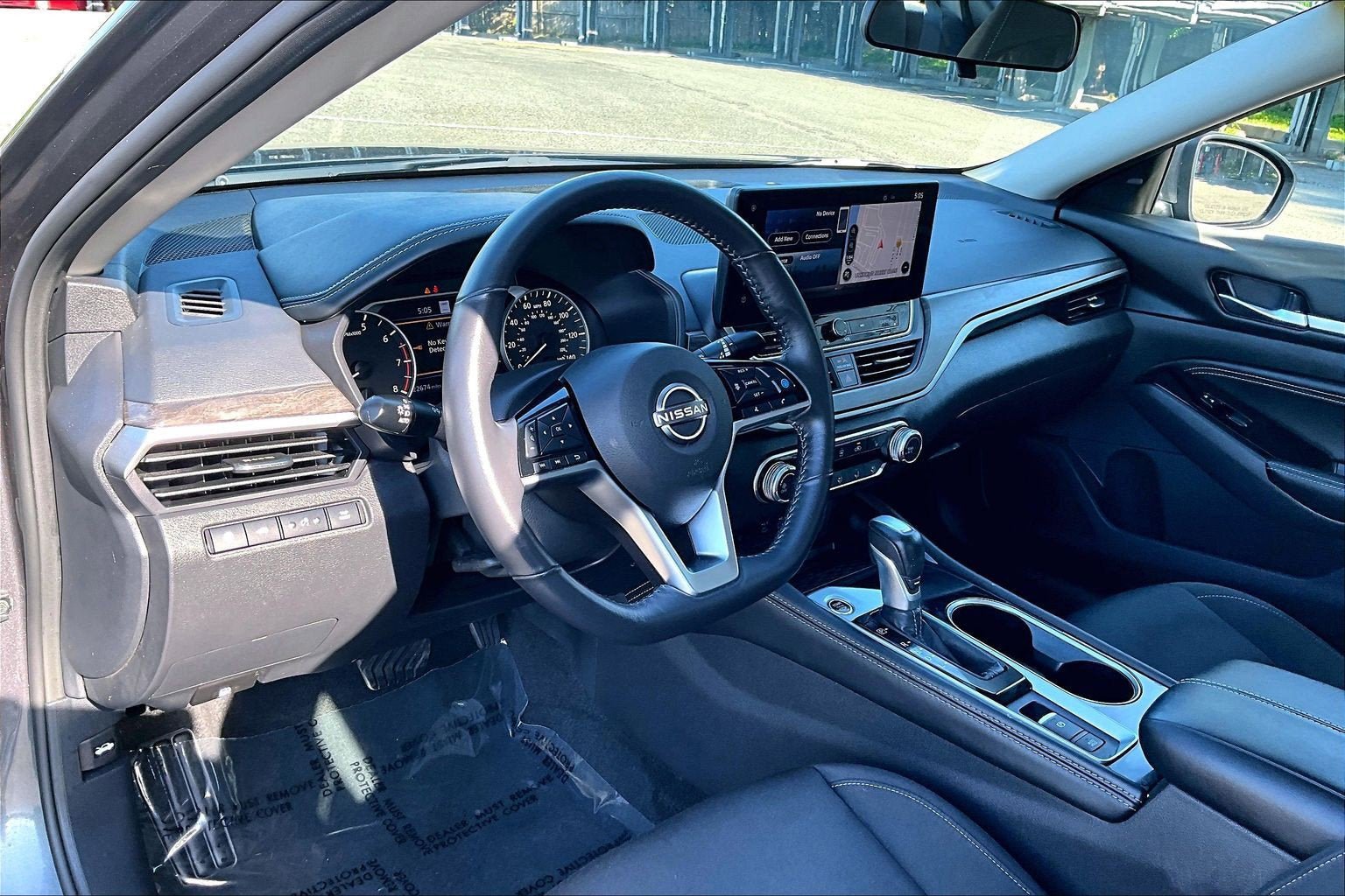 Used 2023 Nissan Altima 2.5 SV w/ SV Premium Package AWD/4WD image 13