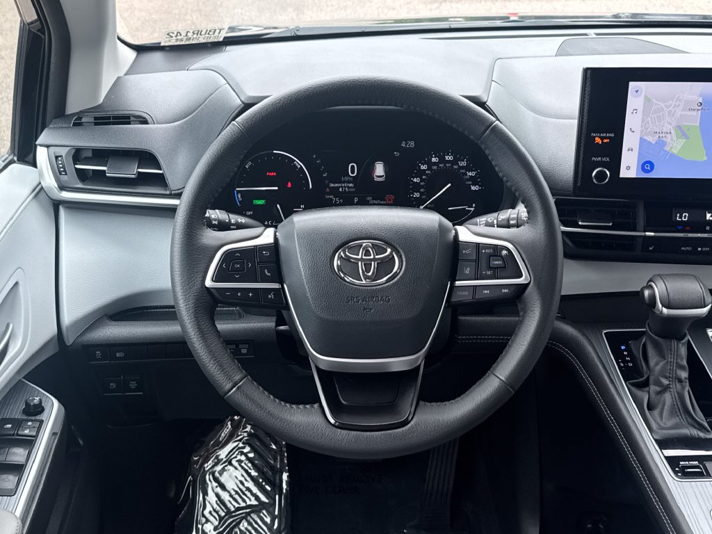 Used 2026 Toyota Sienna XLE AWD/4WD image 14