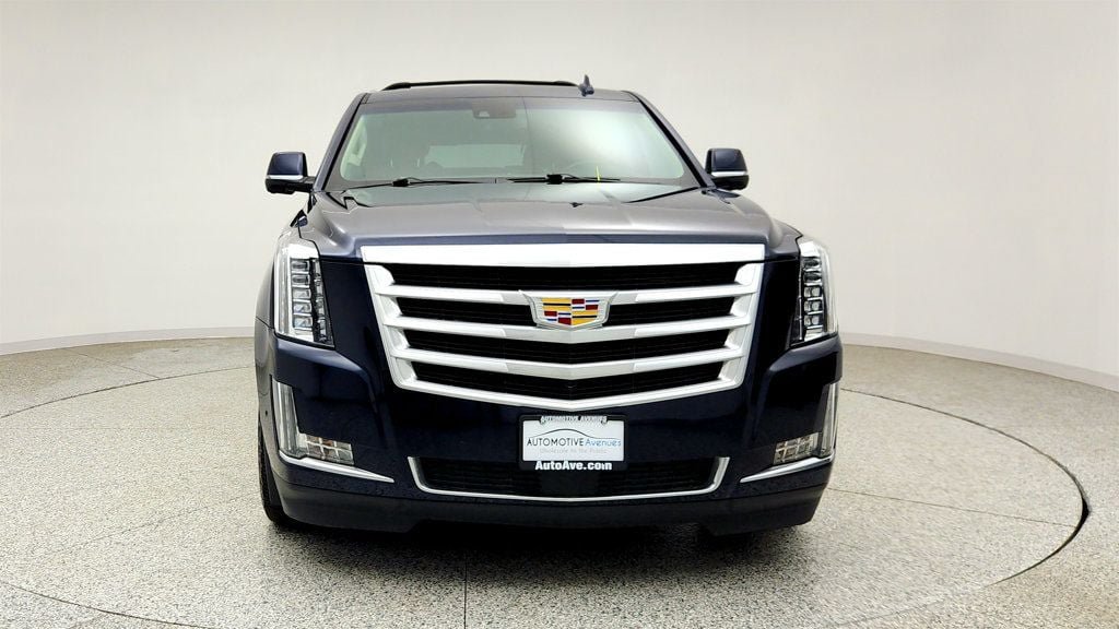 Used 2019 Cadillac Escalade Premium Luxury AWD/4WD image 2