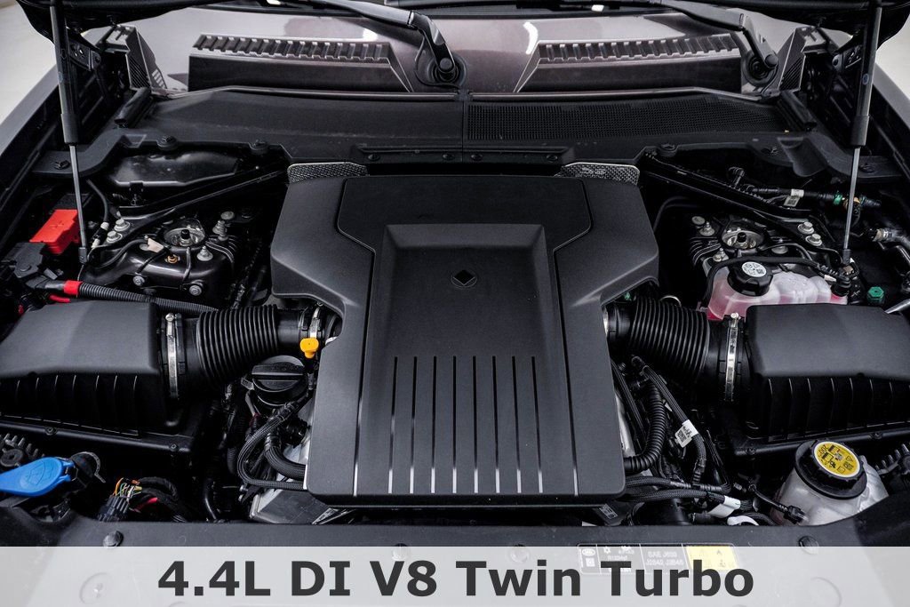 Used 2025 Land Rover Defender 110 image 27