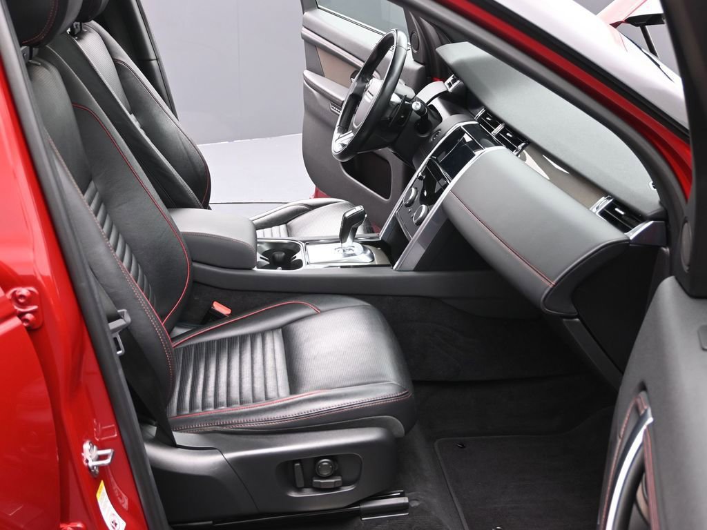 Used 2020 Land Rover Discovery Sport SE R-Dynamic image 31