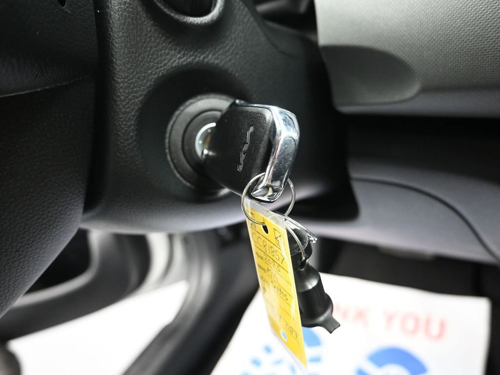 Certified 2025 Kia Seltos LX image 10